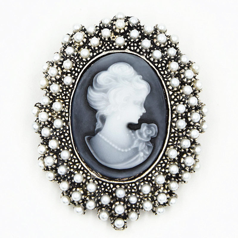 Brooch Queen Victoria Embossed Corsage